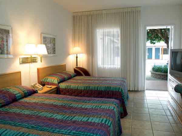 Travelodge Monaco Oceanfront  03